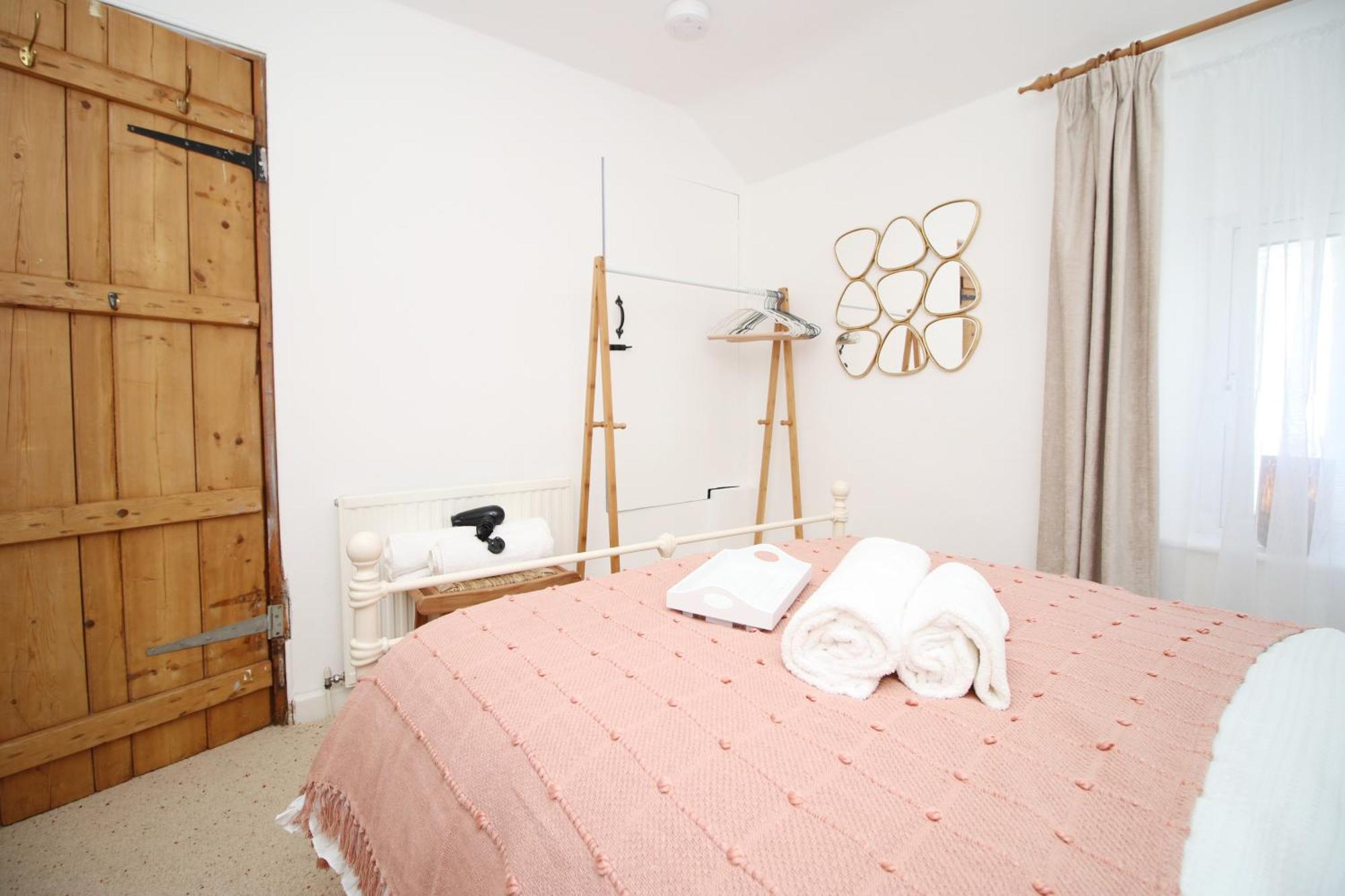 Little Gem In The Mumbles! Fishermans Cottage With Log Burner, Dog Friendly And Welcome Breakfast Hamper! エクステリア 写真