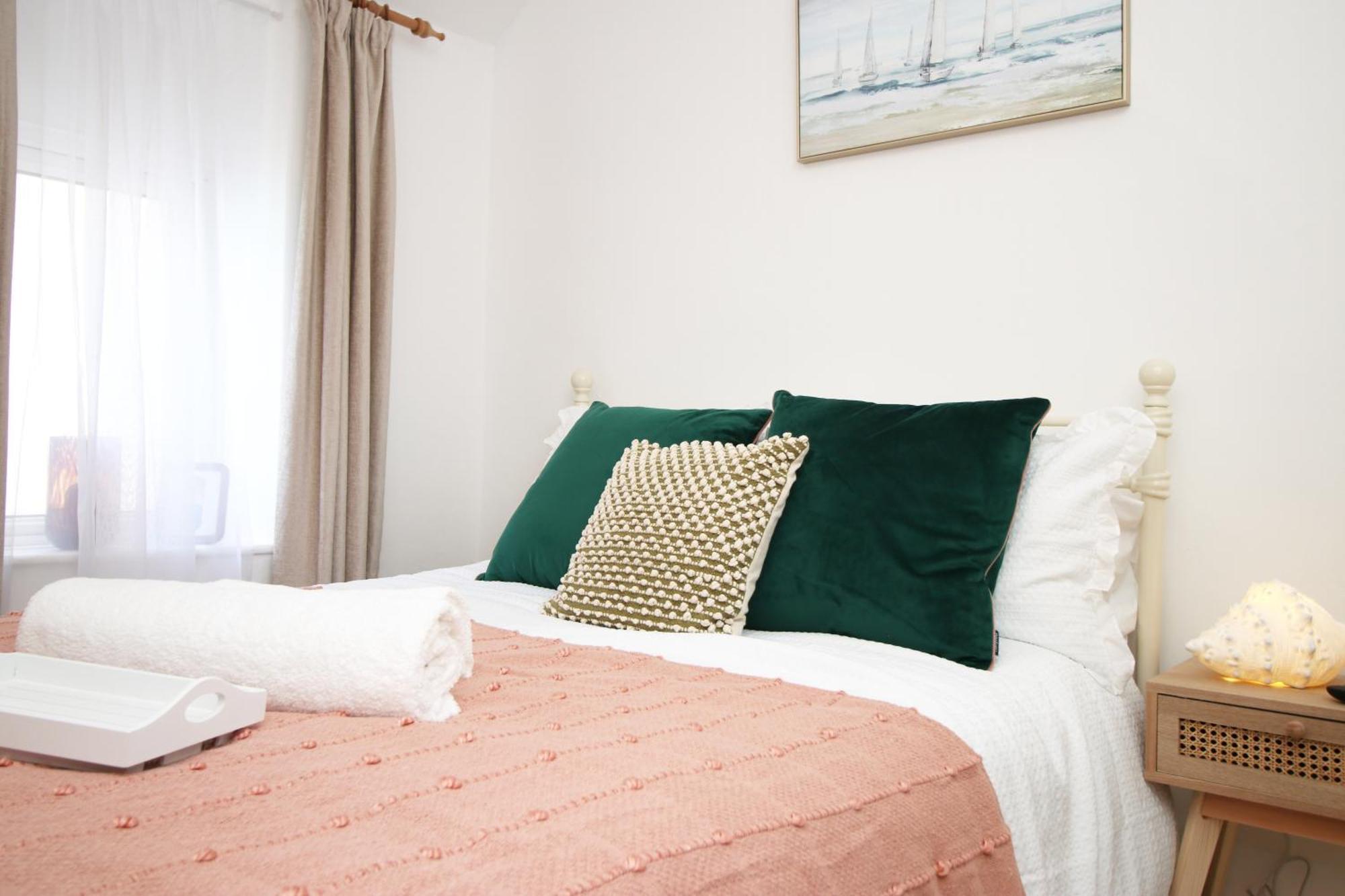 Little Gem In The Mumbles! Fishermans Cottage With Log Burner, Dog Friendly And Welcome Breakfast Hamper! エクステリア 写真