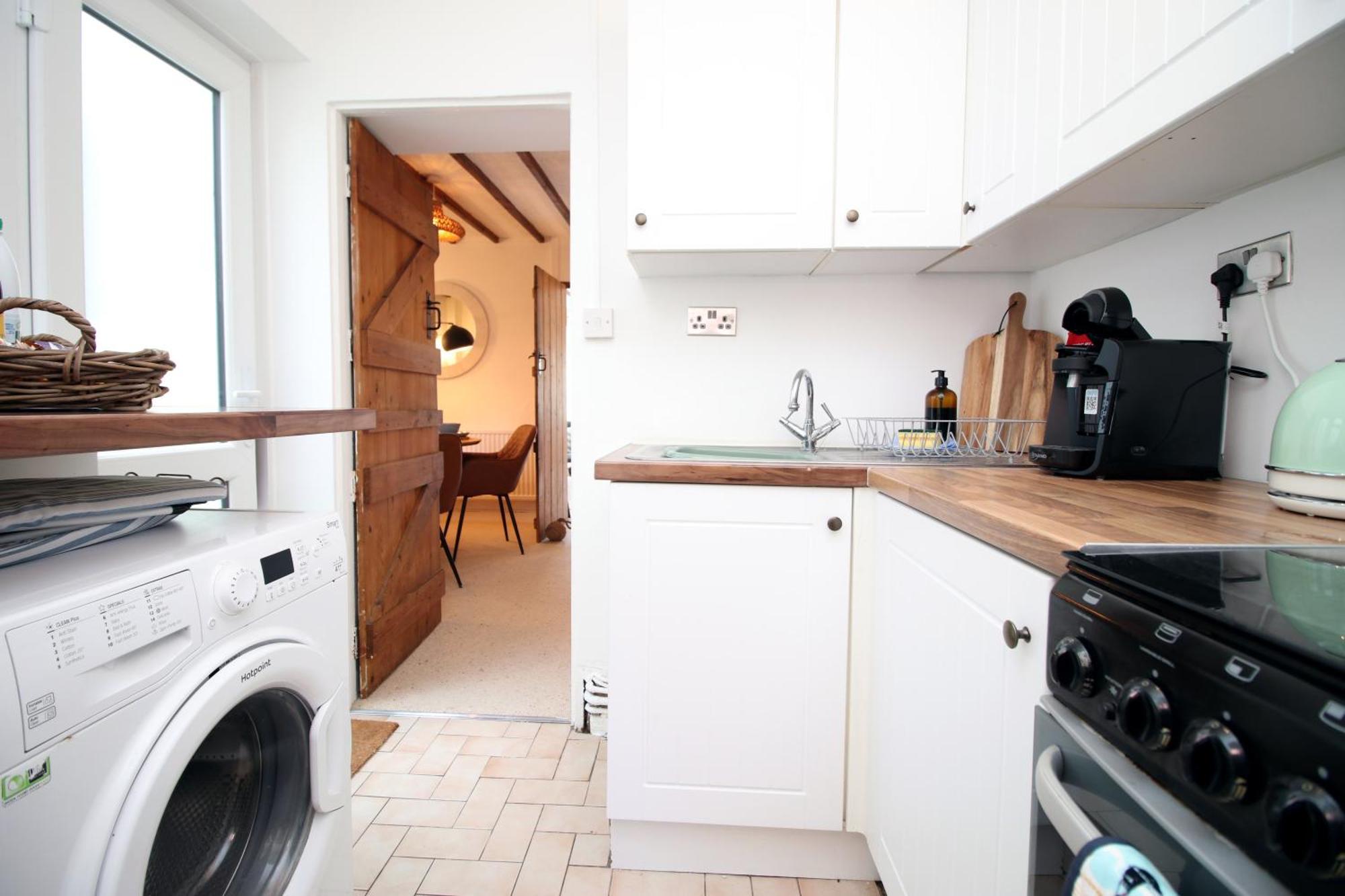 Little Gem In The Mumbles! Fishermans Cottage With Log Burner, Dog Friendly And Welcome Breakfast Hamper! エクステリア 写真