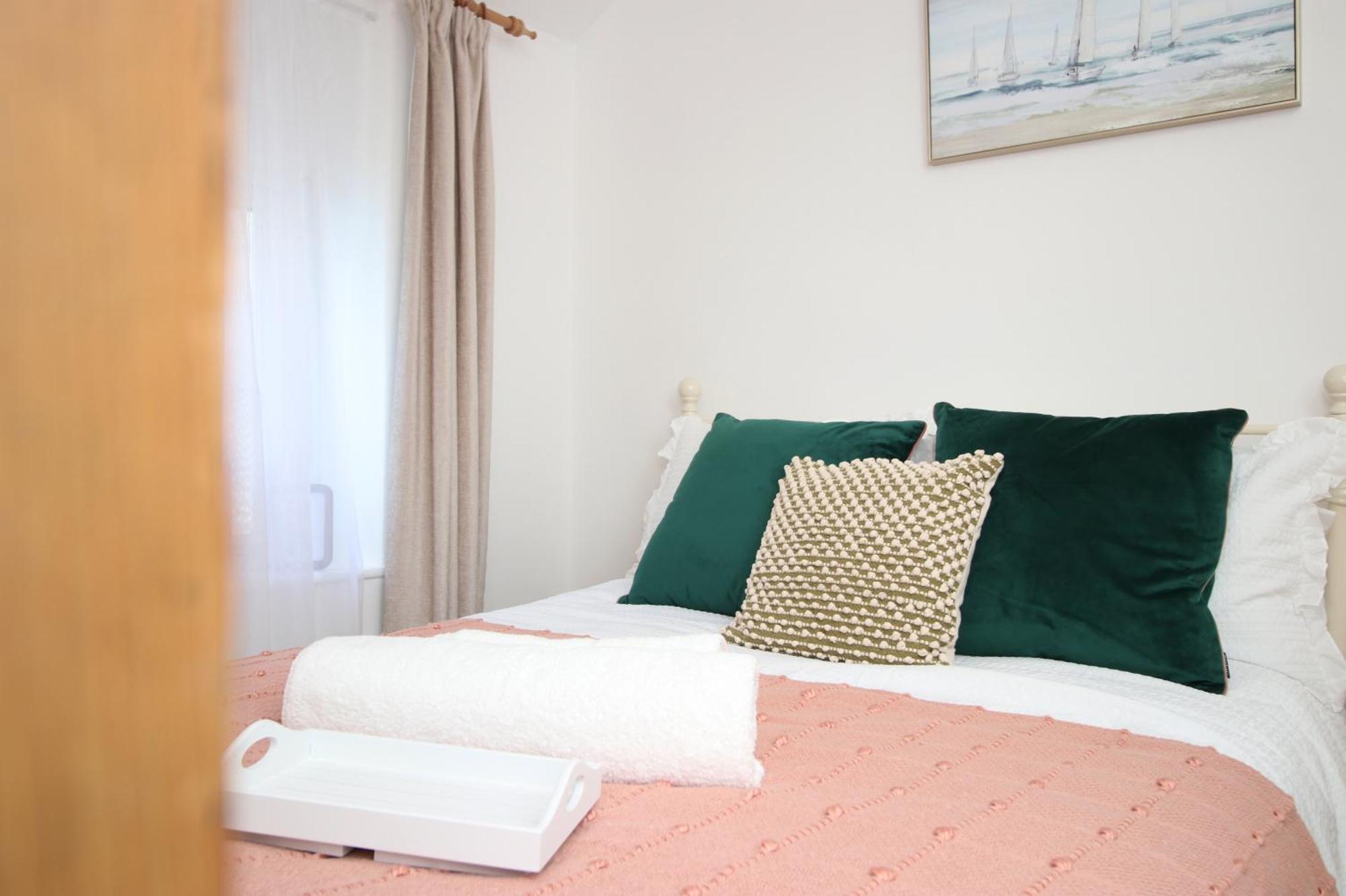 Little Gem In The Mumbles! Fishermans Cottage With Log Burner, Dog Friendly And Welcome Breakfast Hamper! エクステリア 写真